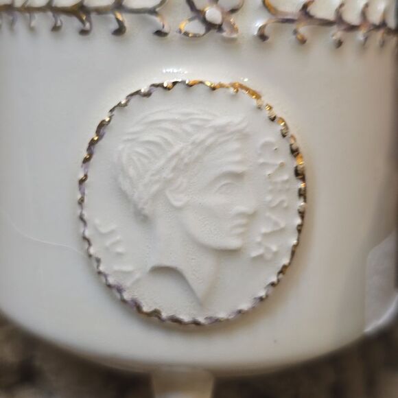 Vintage Ceramic Set of 5 Julius Caesar Personal Ashtrays in Footed Holder Cream - Picture 9 of 9